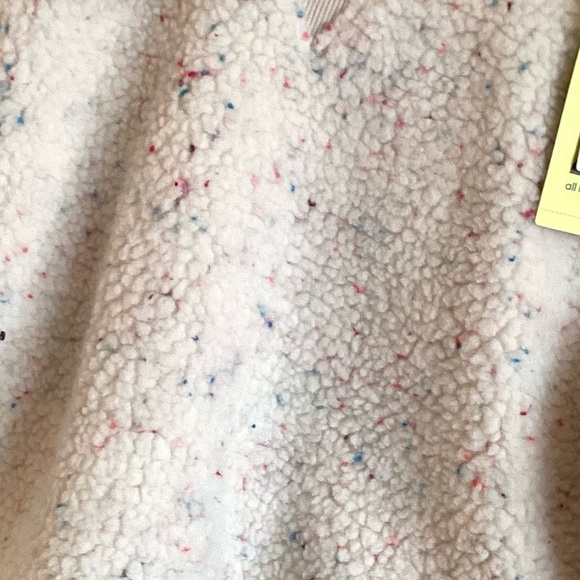 \All in Motion\ NWT Faux Shearling Pullover in Authentic Cream - Picture 5 of 15